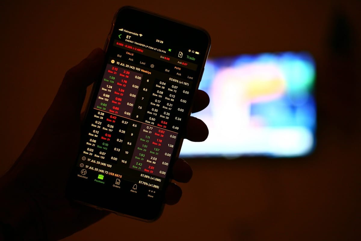 Decoding the Dynamics: Understanding Foreign Exchange Market Trends Through Graphical Analysis